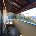 Apartament Casa De Casarelhos - Andar Da Moradia Com Terraco - Vistas Rio - 