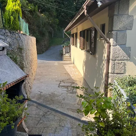 Casa De Casarelhos - Andar Da Moradia Com Terraco - Vistas Rio - 