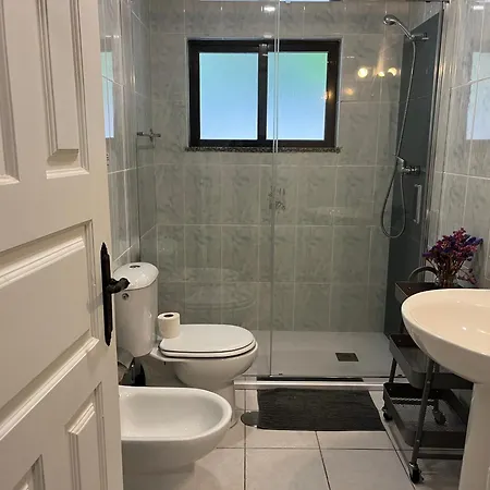 Casa De Casarelhos - Andar Da Moradia Com Terraco - Vistas Rio - 