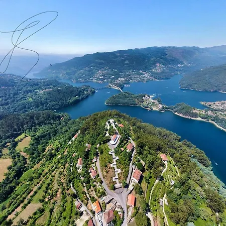 Casa De Casarelhos - Andar Da Moradia Com Terraco - Vistas Rio - 