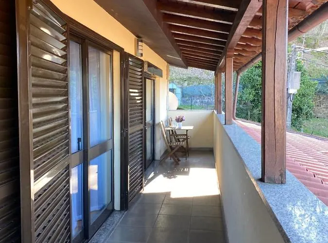 Casa De Casarelhos - Andar Moradia Com Lareira - Vistas Rio - 