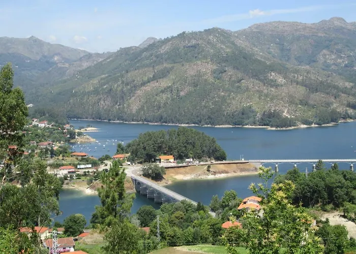 Апартаменты Casa De Casarelhos - Andar Moradia Com Lareira - Vistas Rio - 